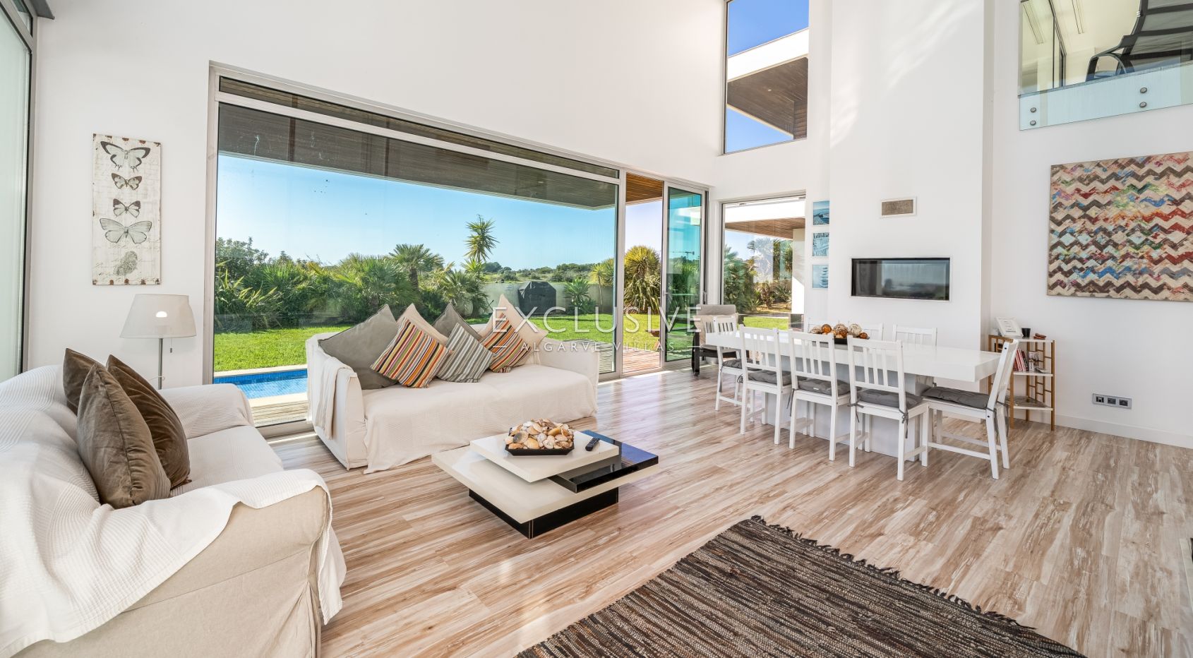 Contemporary villa overlooking Palmares golf course, the Meia Praia and Alvor Estuary