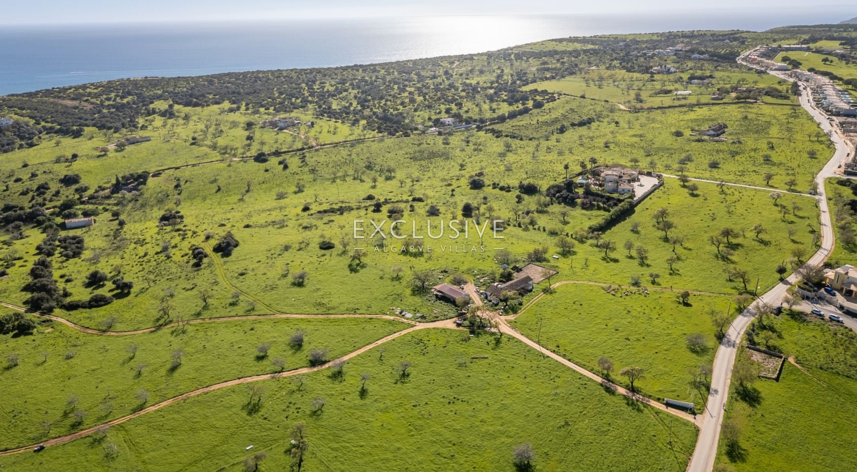 Large plot of land with potential to build and fantastic sea views, in Lagos