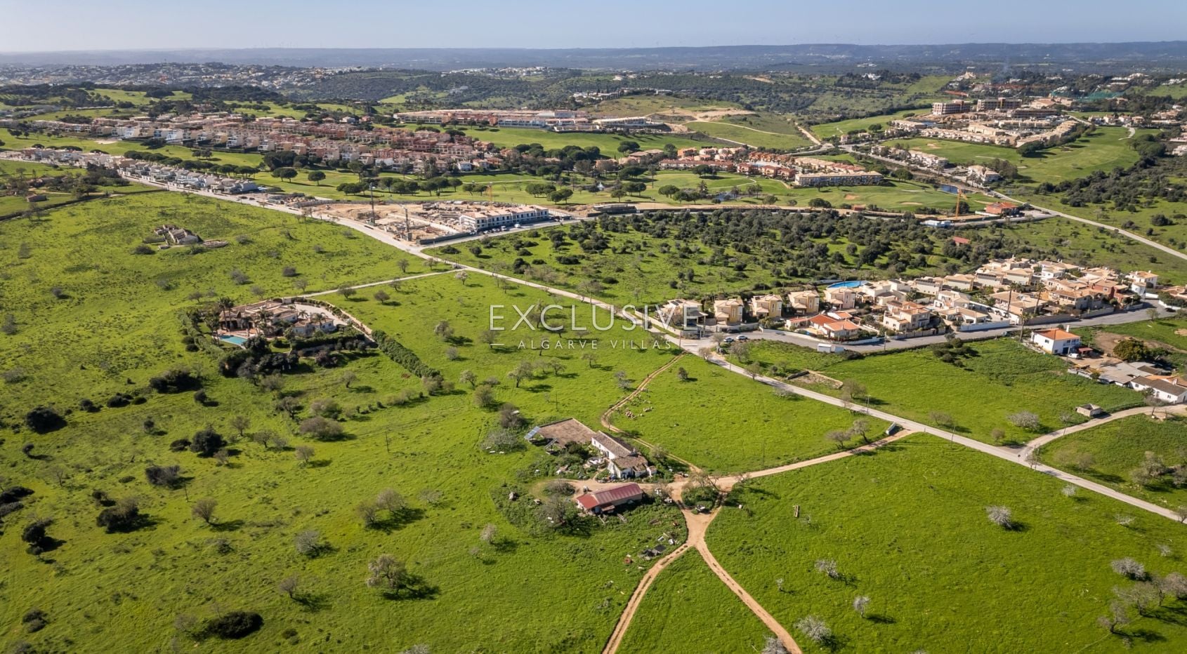Large plot of land with potential to build and fantastic sea views, in Lagos