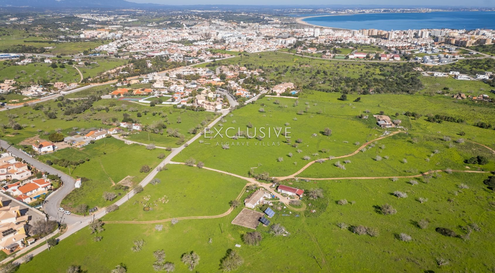 Large plot of land with potential to build and fantastic sea views, in Lagos