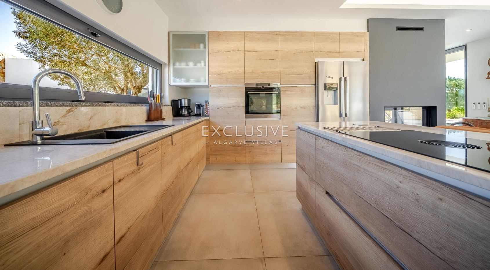 Contemporary one level 4 bed villa with pool near Carvoeiro