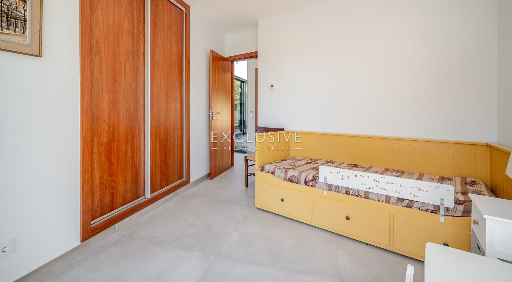 Contemporary one level 4 bed villa with pool near Carvoeiro