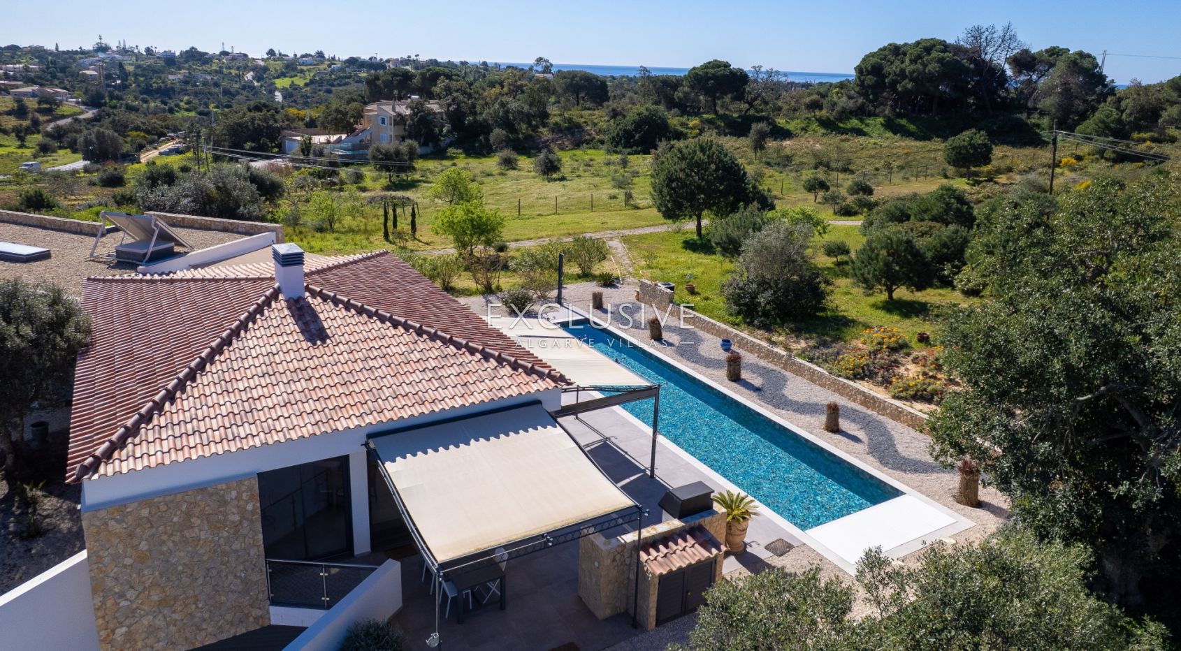 Contemporary one level 4 bed villa with pool near Carvoeiro