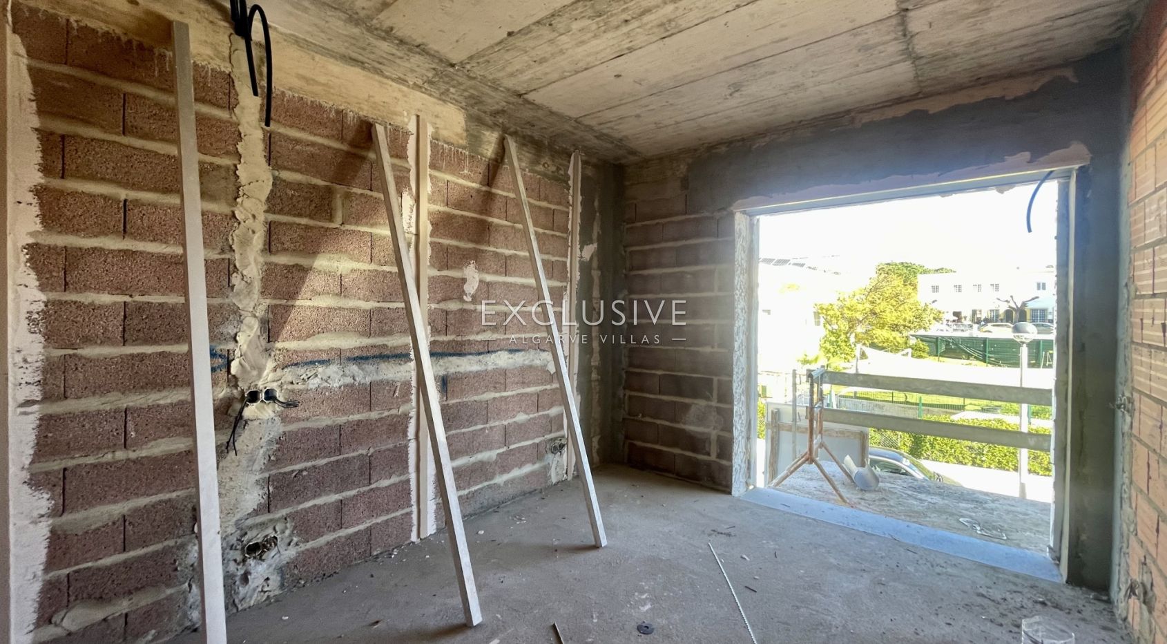 Buy a New 2 Bedroom Apartment in Quarteira