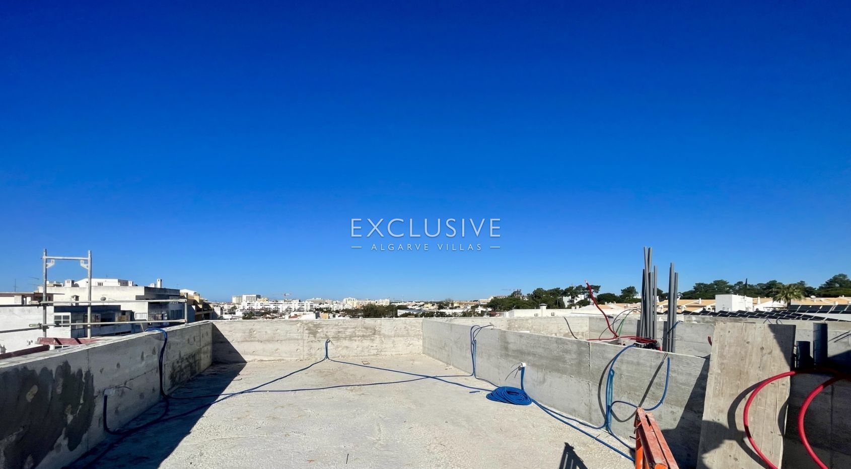 Buy a New 2 Bedroom Apartment in Quarteira