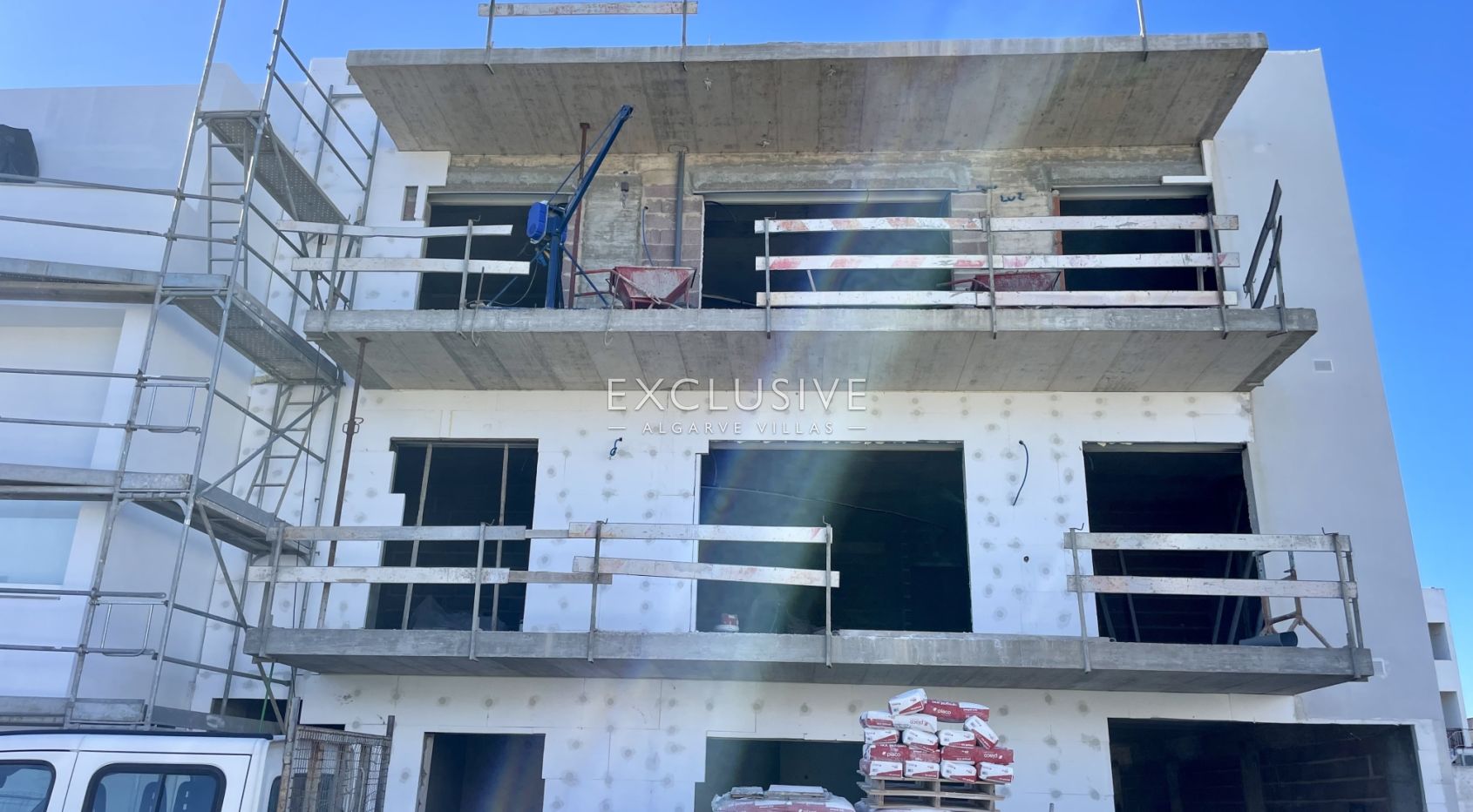 Buy a New 2 Bedroom Apartment in Quarteira