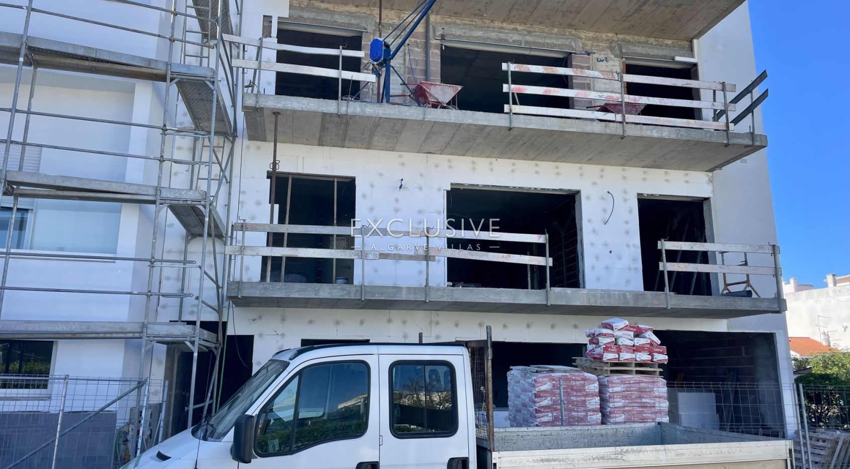 Buy a New 2 Bedroom Apartment in Quarteira