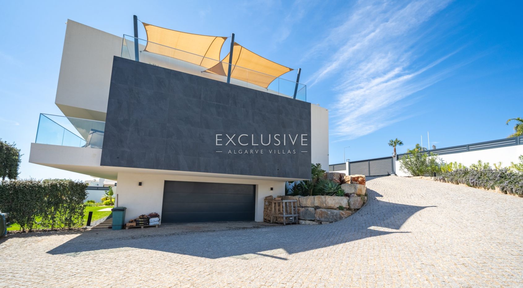 Luxury contemporary villa with sea views in Porto de Mós - Lagos