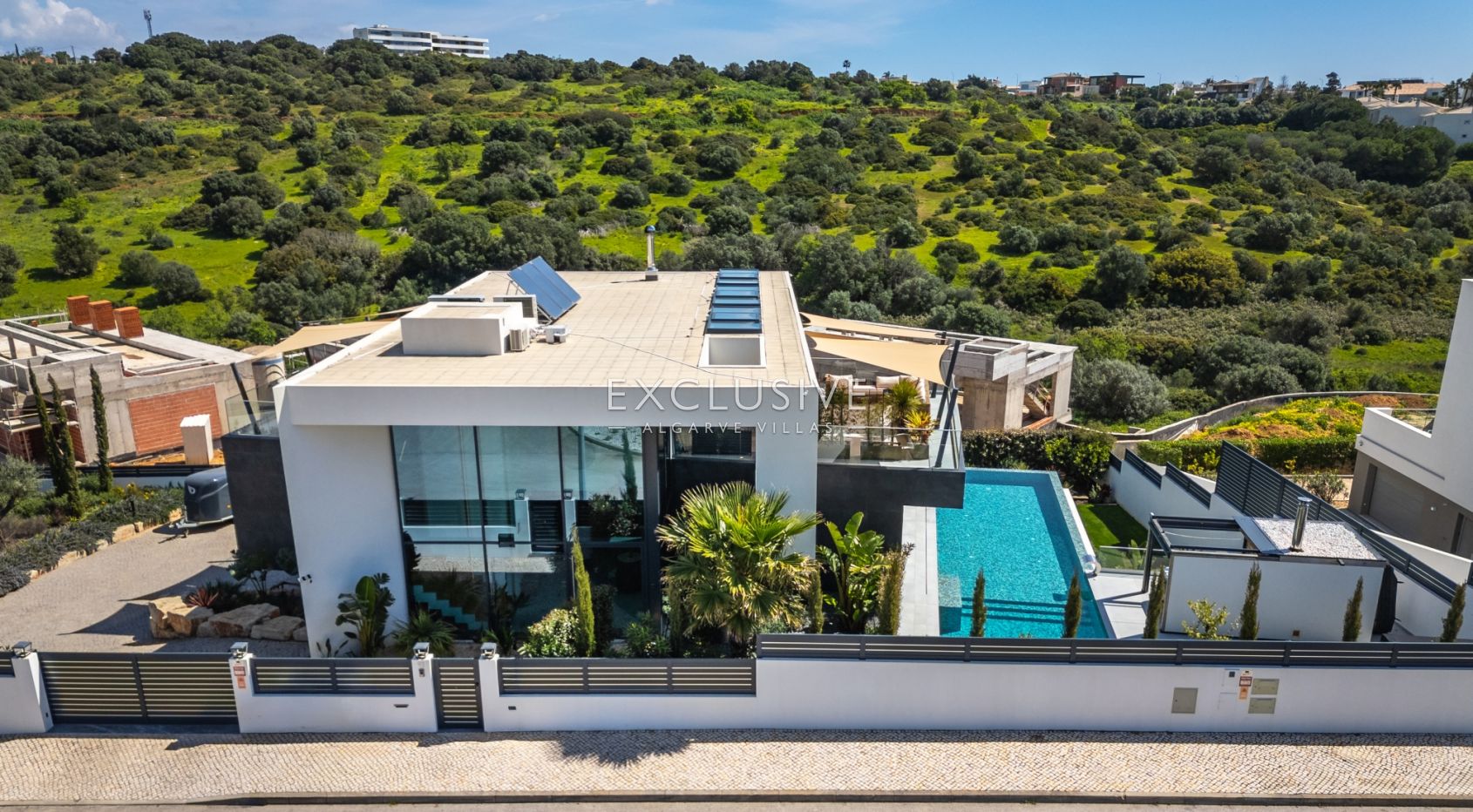 Luxury contemporary villa with sea views in Porto de Mós - Lagos