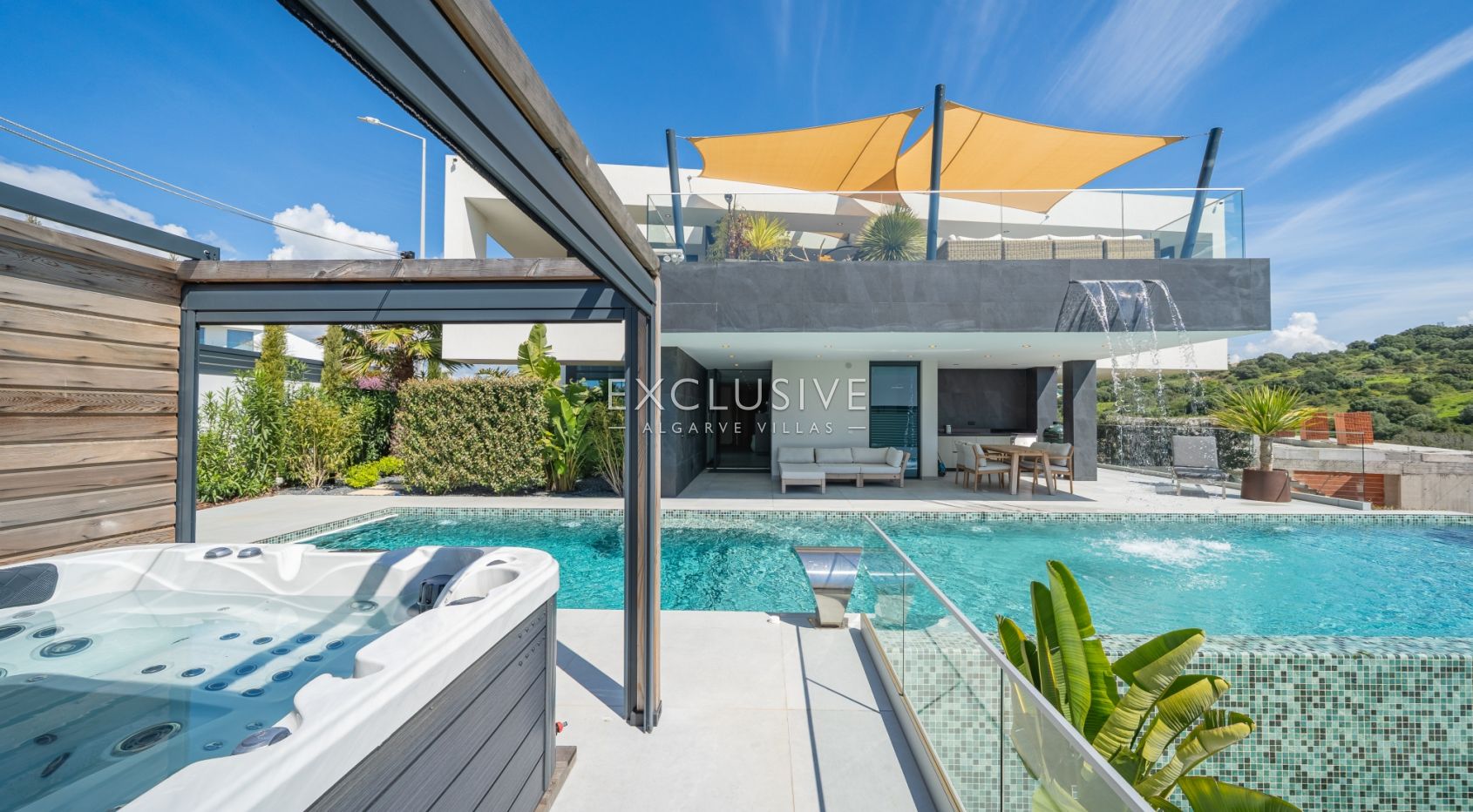 Luxury contemporary villa with sea views in Porto de Mós - Lagos