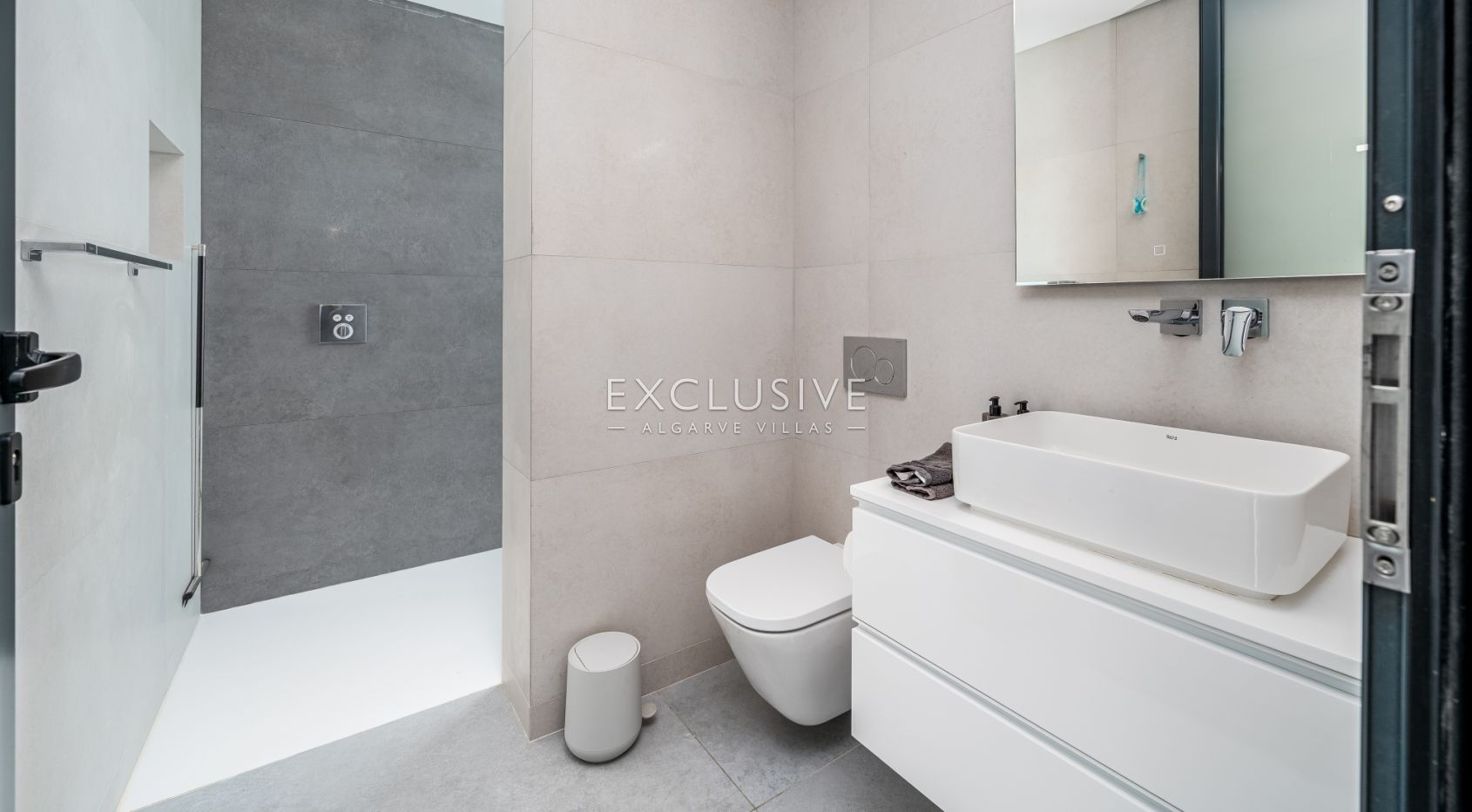 Luxury contemporary villa with sea views in Porto de Mós - Lagos