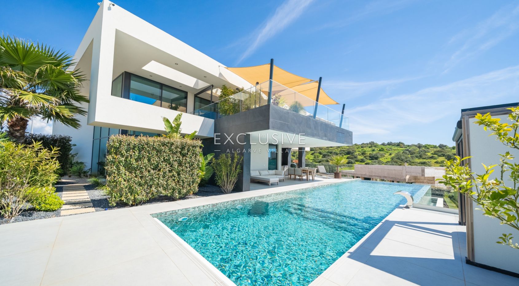Luxury contemporary villa with sea views in Porto de Mós - Lagos