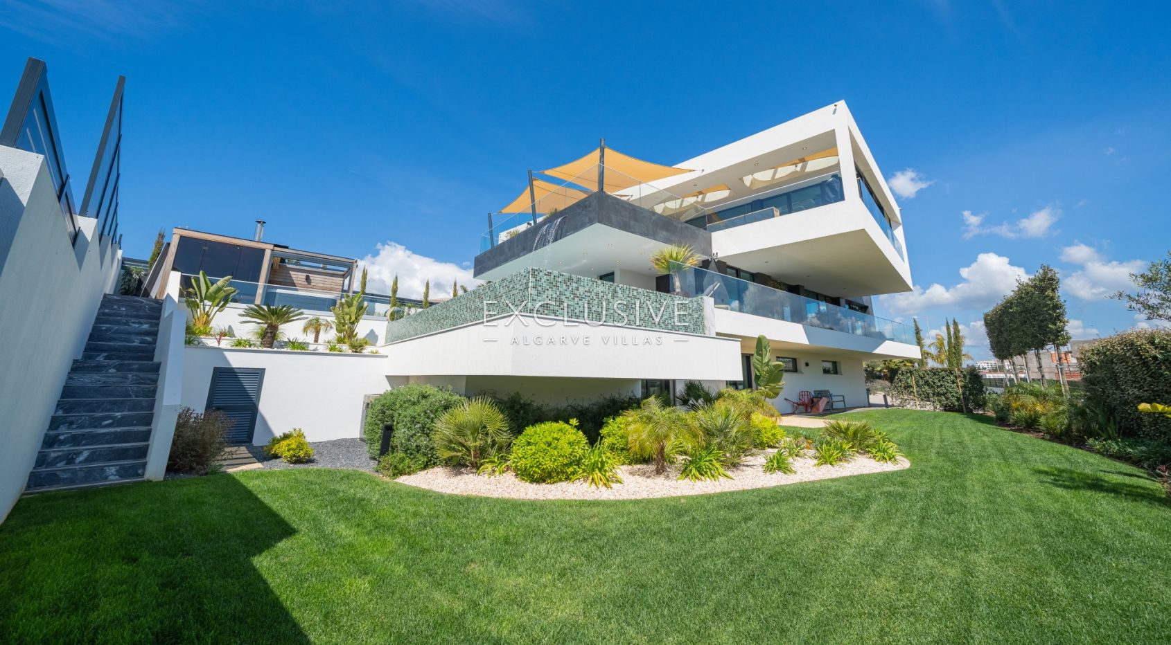 Luxury contemporary villa with sea views in Porto de Mós - Lagos