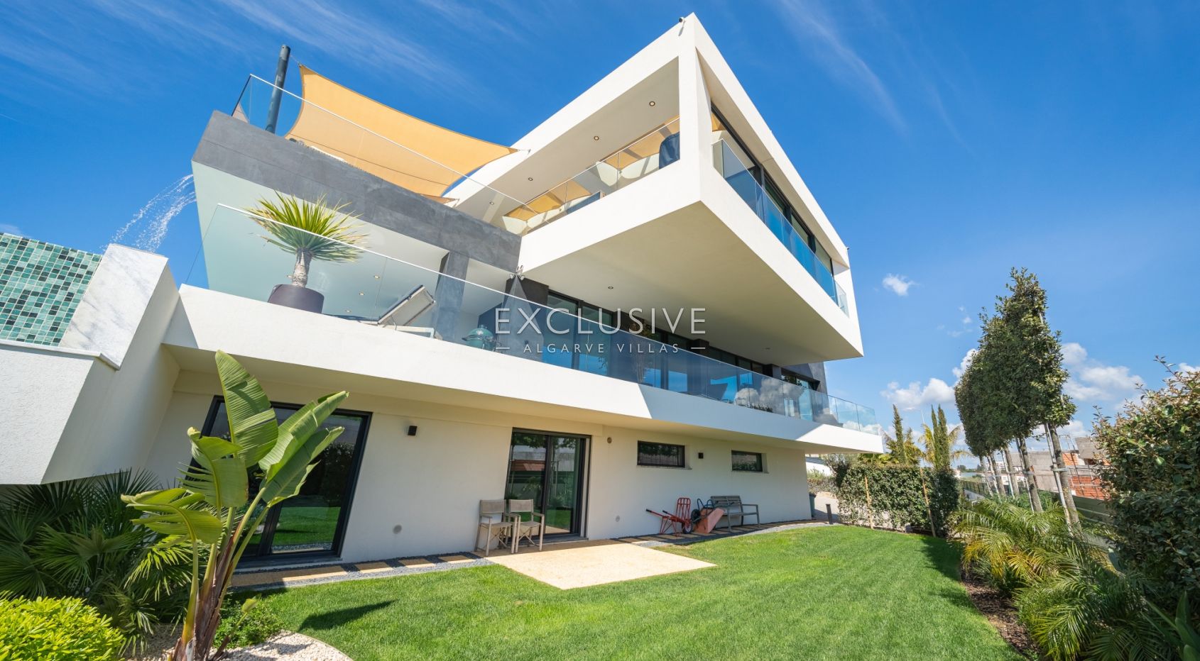 Luxury contemporary villa with sea views in Porto de Mós - Lagos