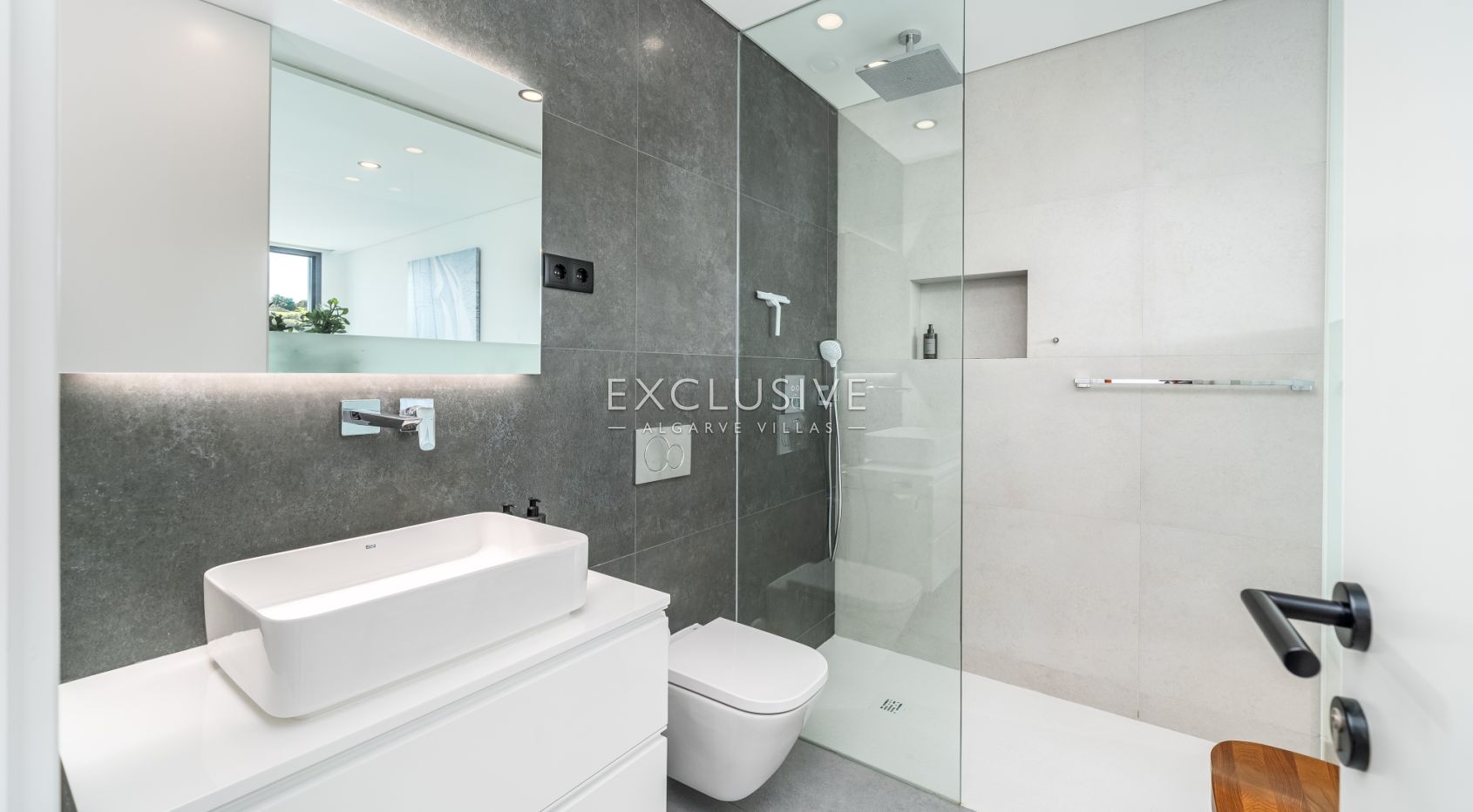 Luxury contemporary villa with sea views in Porto de Mós - Lagos