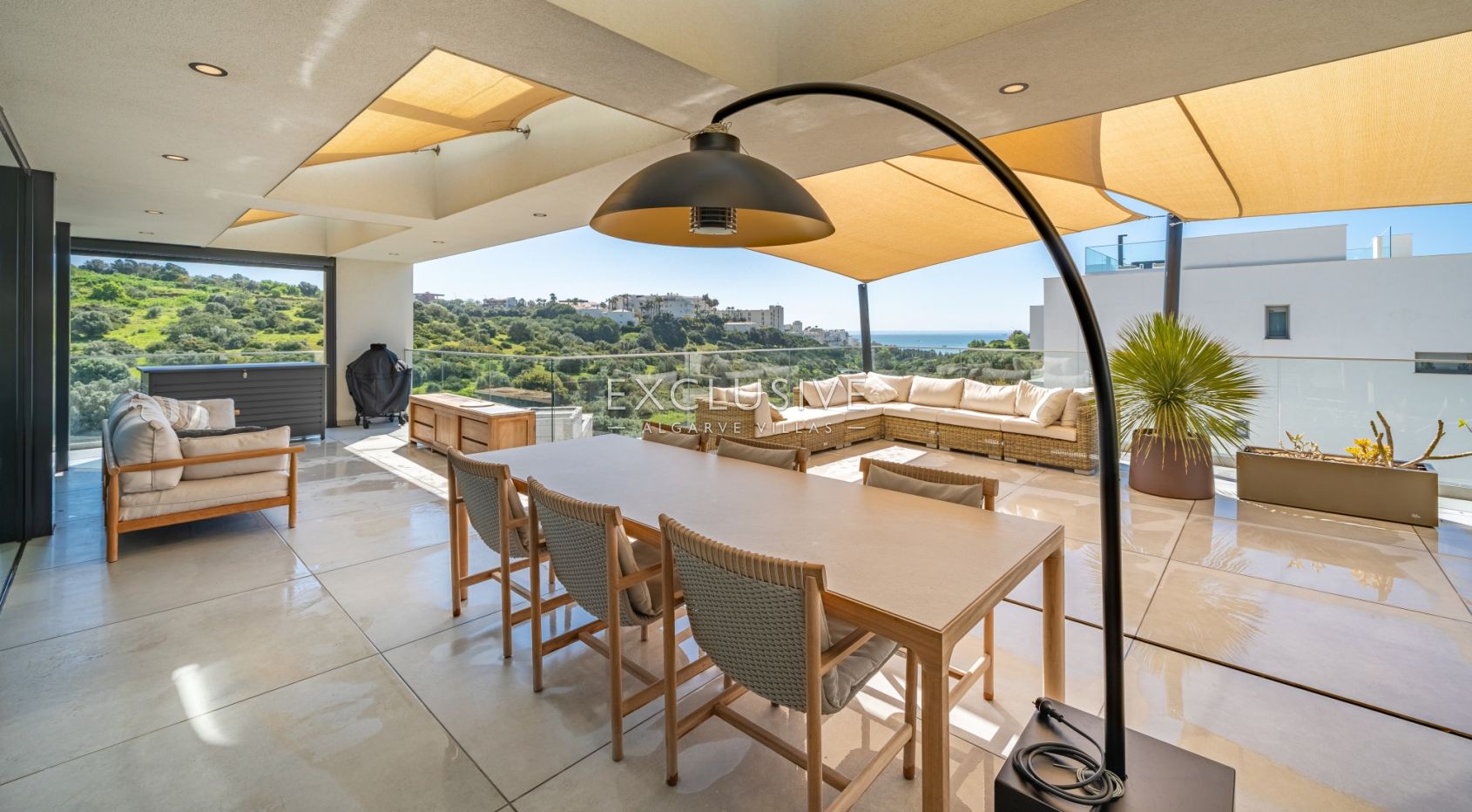 Luxury contemporary villa with sea views in Porto de Mós - Lagos