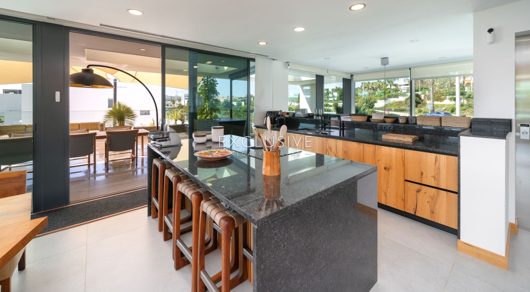 Luxury contemporary villa with sea views in Porto de Mós - Lagos