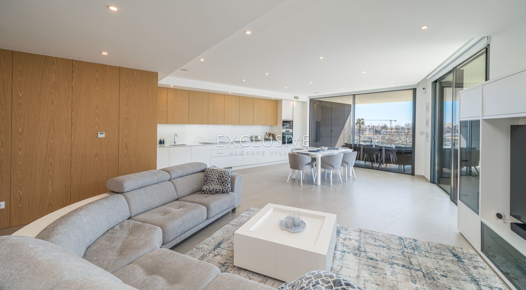 Bright Modern Apartment with Marina & Sea Views in Lagos