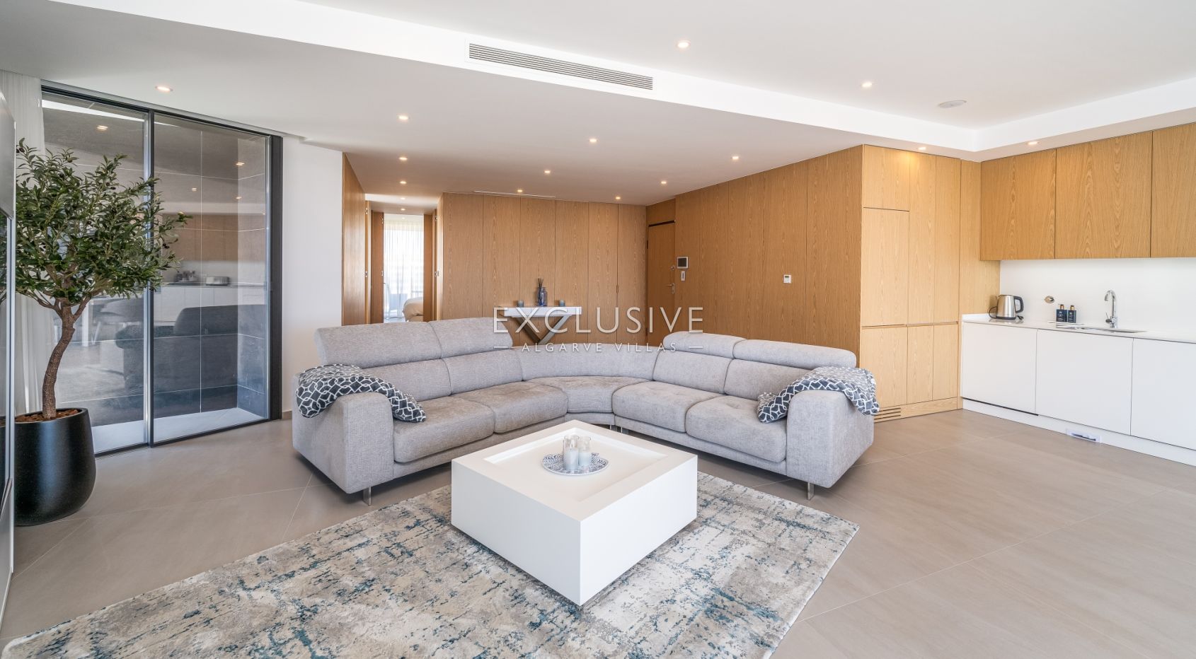 Bright Modern Apartment with Marina & Sea Views in Lagos