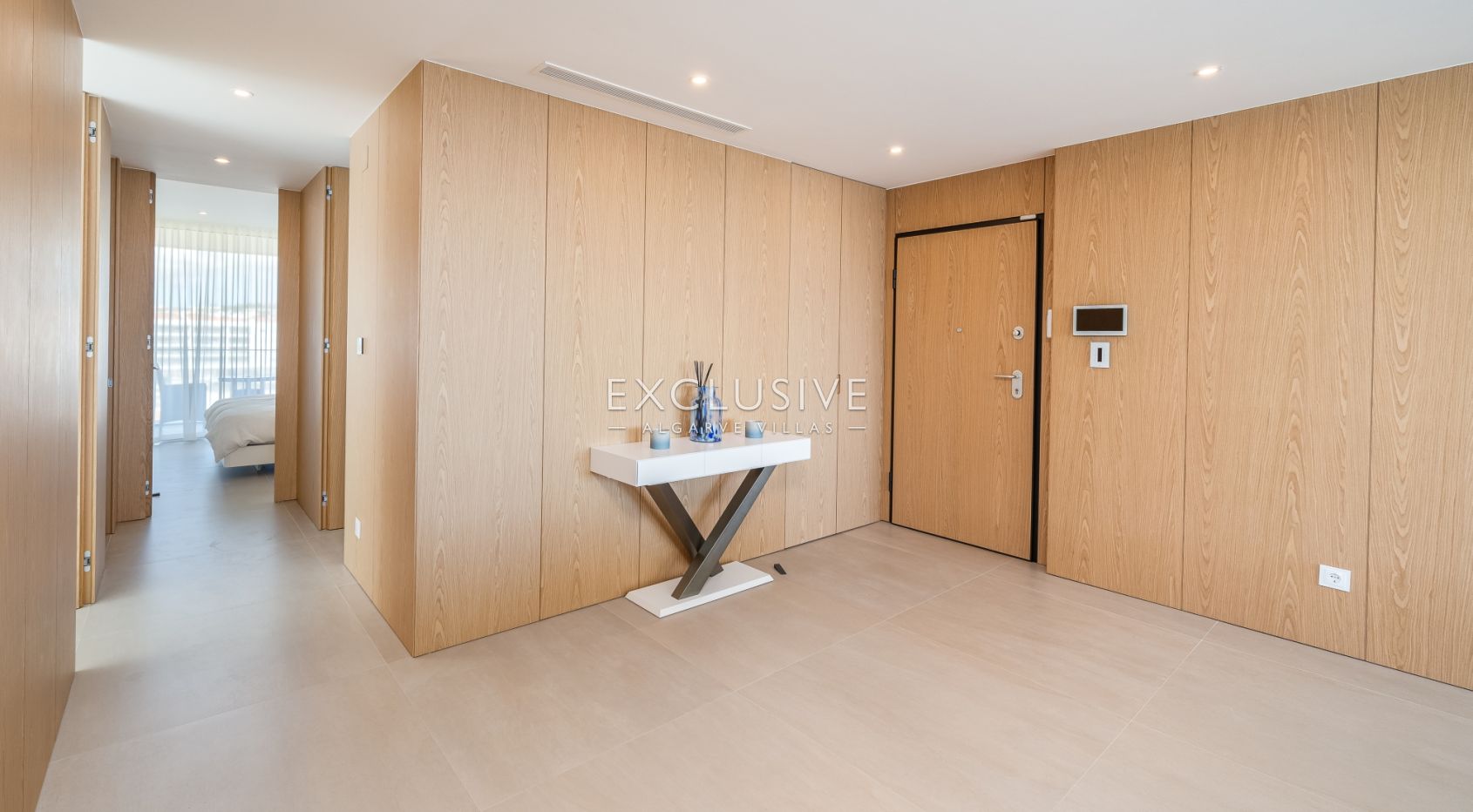 Bright Modern Apartment with Marina & Sea Views in Lagos