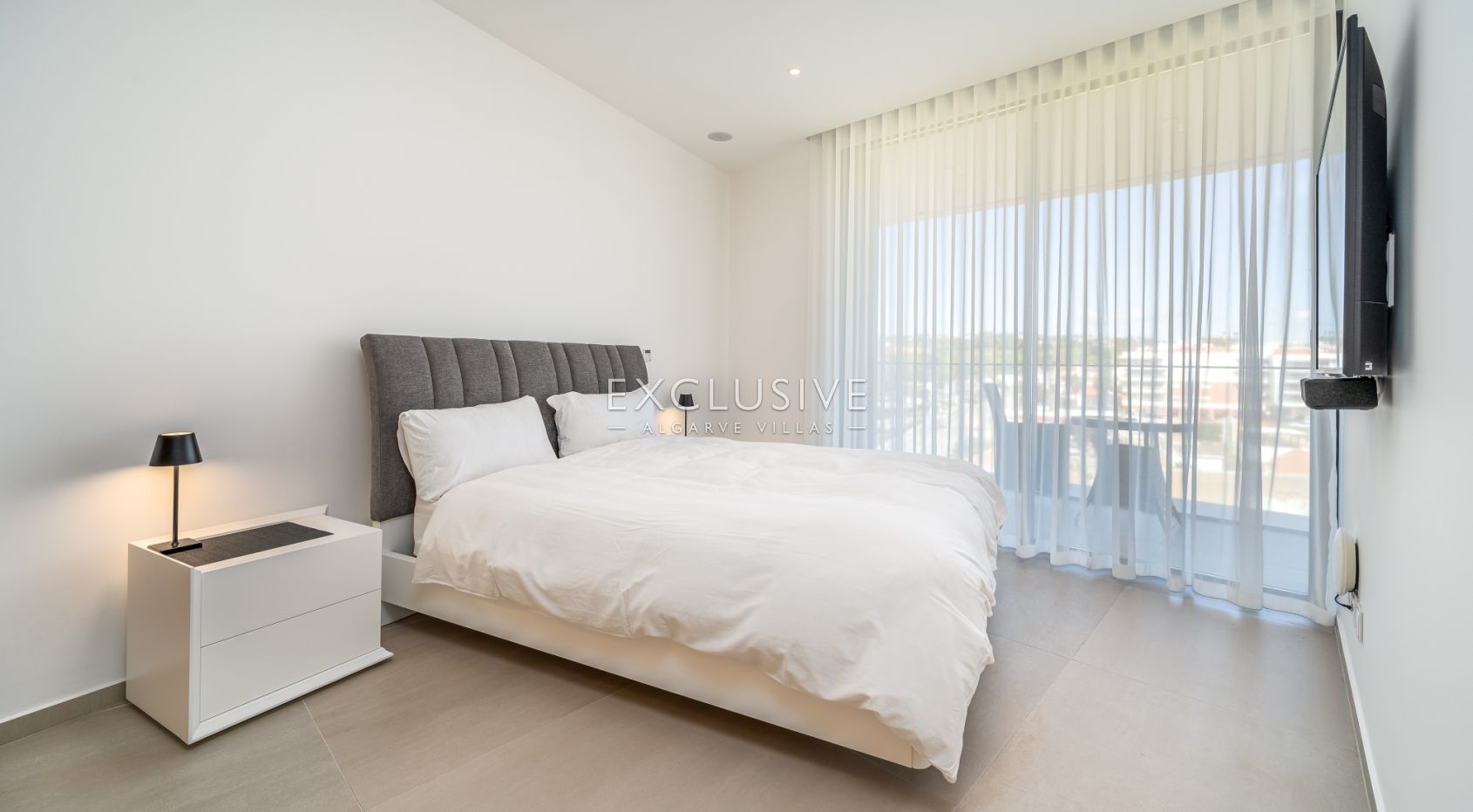 Bright Modern Apartment with Marina & Sea Views in Lagos