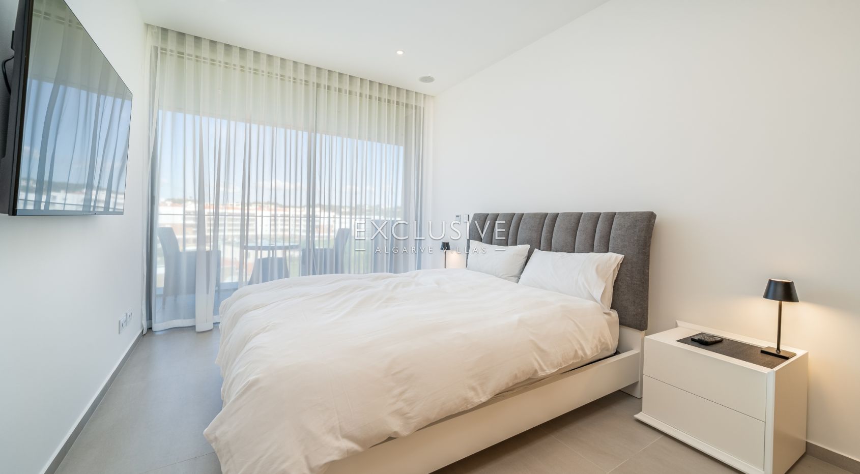Bright Modern Apartment with Marina & Sea Views in Lagos