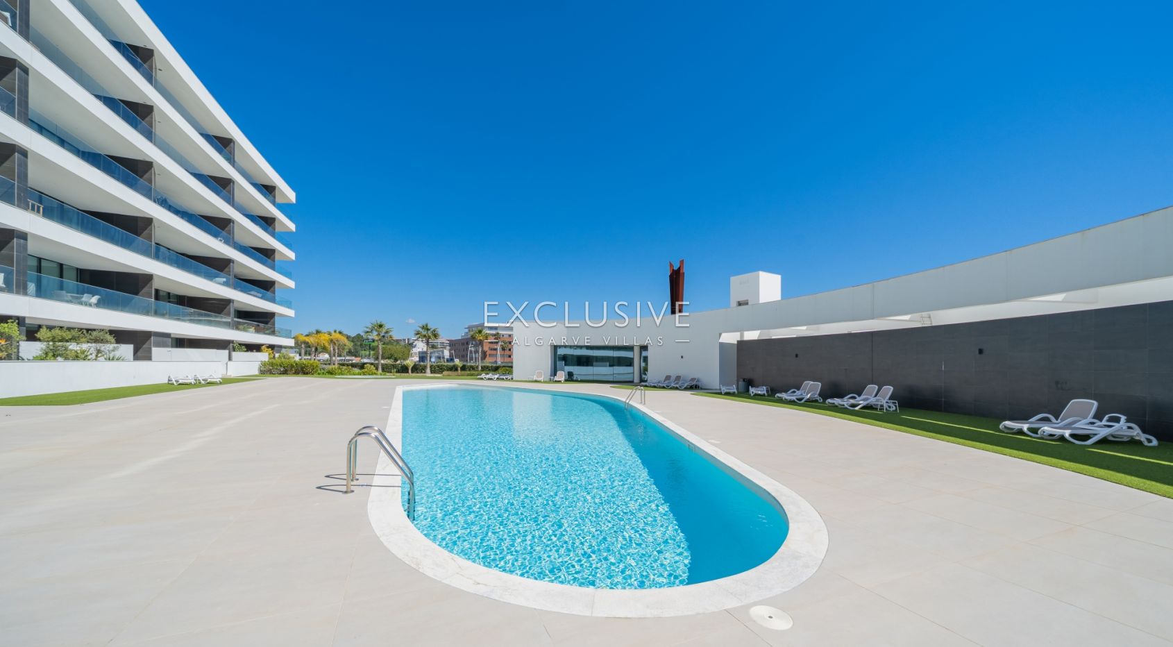 Bright Modern Apartment with Marina & Sea Views in Lagos