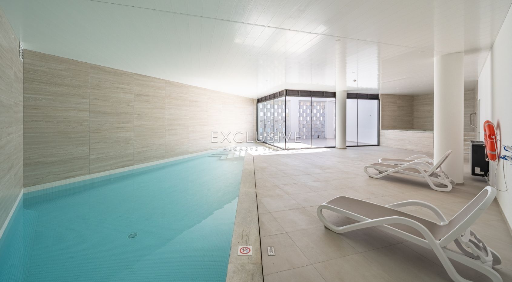 Bright Modern Apartment with Marina & Sea Views in Lagos