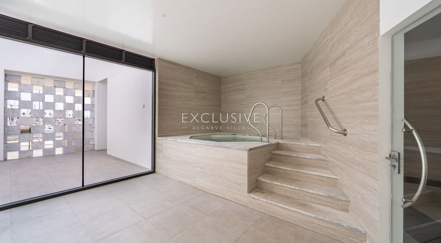 Bright Modern Apartment with Marina & Sea Views in Lagos