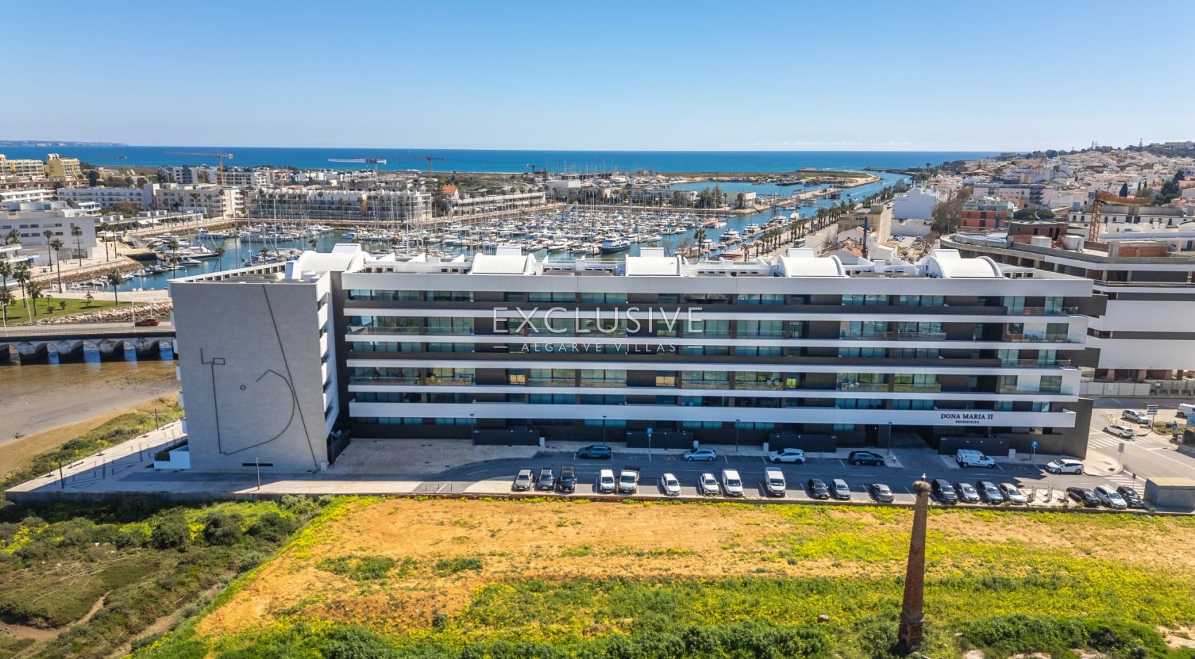 Bright Modern Apartment with Marina & Sea Views in Lagos