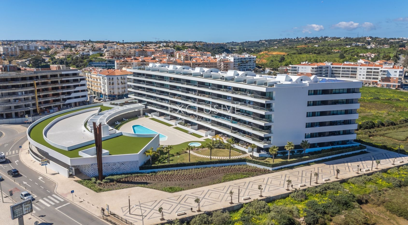 Bright Modern Apartment with Marina & Sea Views in Lagos