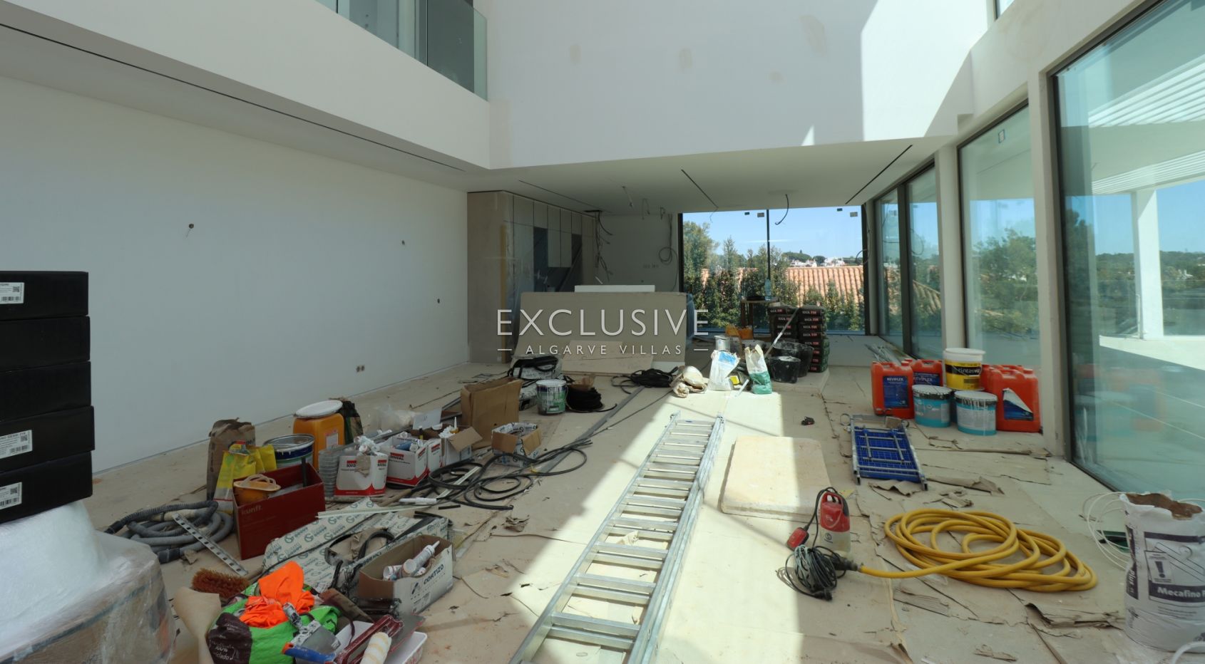 4+1 villa in Quinta do Lago, within walking distance to the beach, Algarve