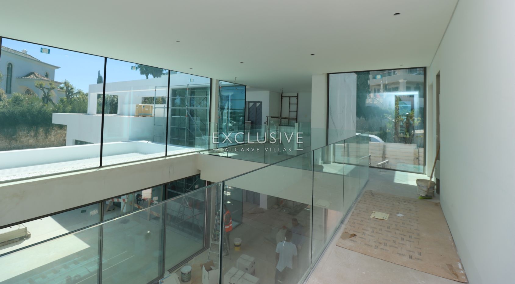 4+1 villa in Quinta do Lago, within walking distance to the beach, Algarve