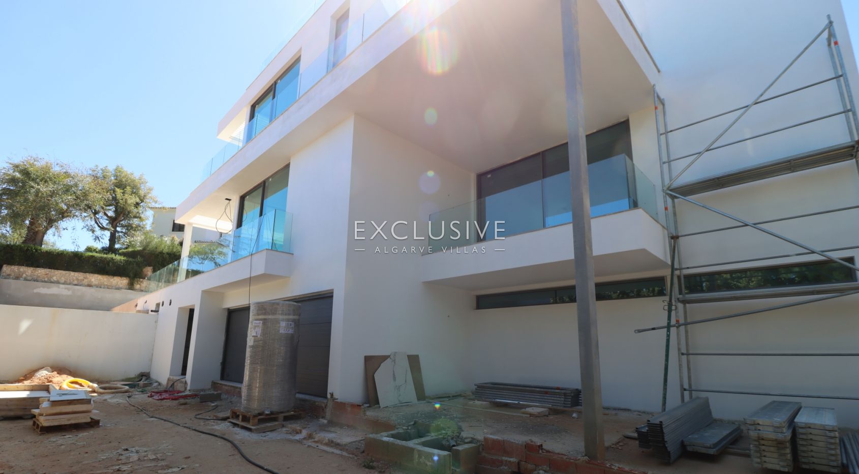 4+1 villa in Quinta do Lago, within walking distance to the beach, Algarve