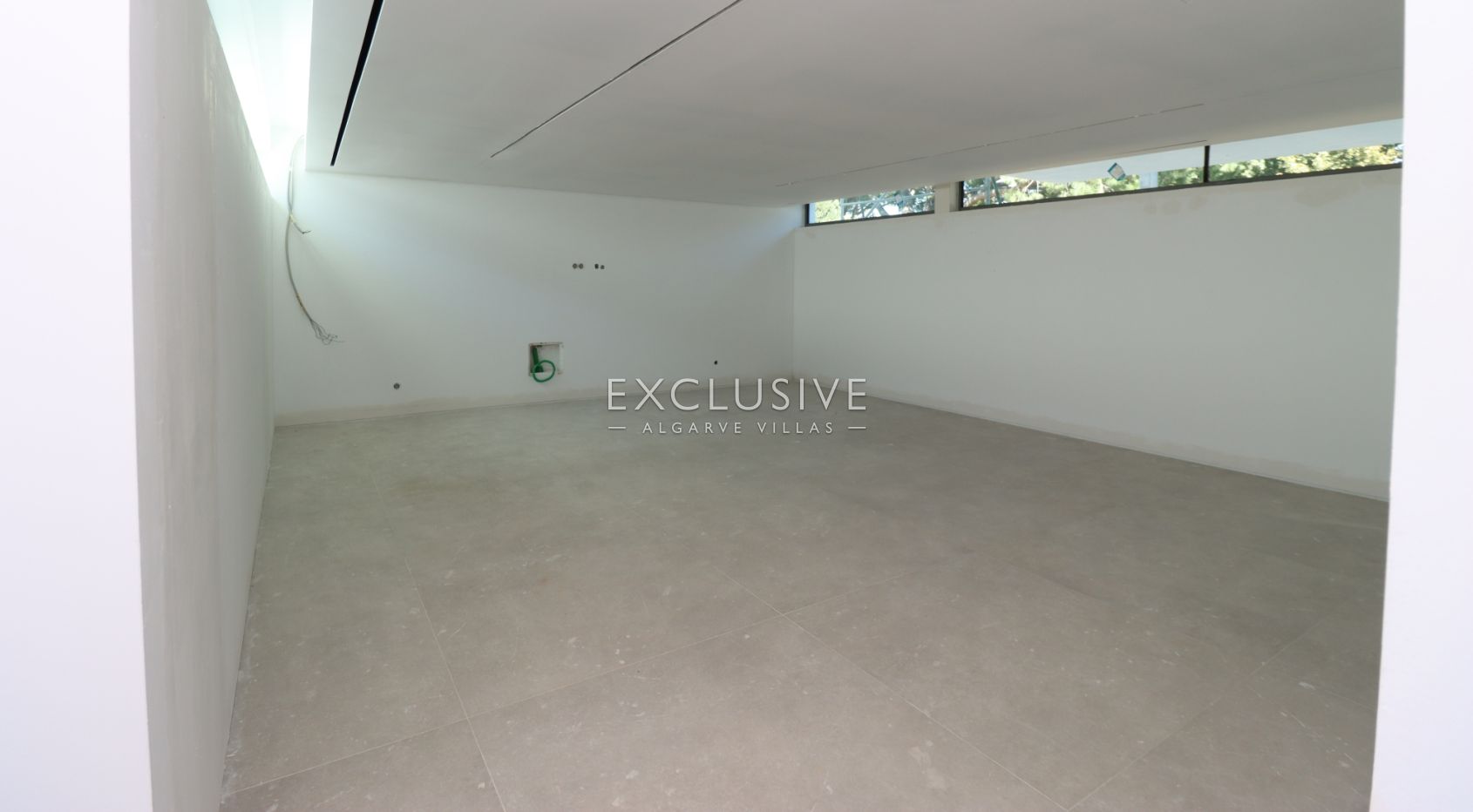 4+1 villa in Quinta do Lago, within walking distance to the beach, Algarve