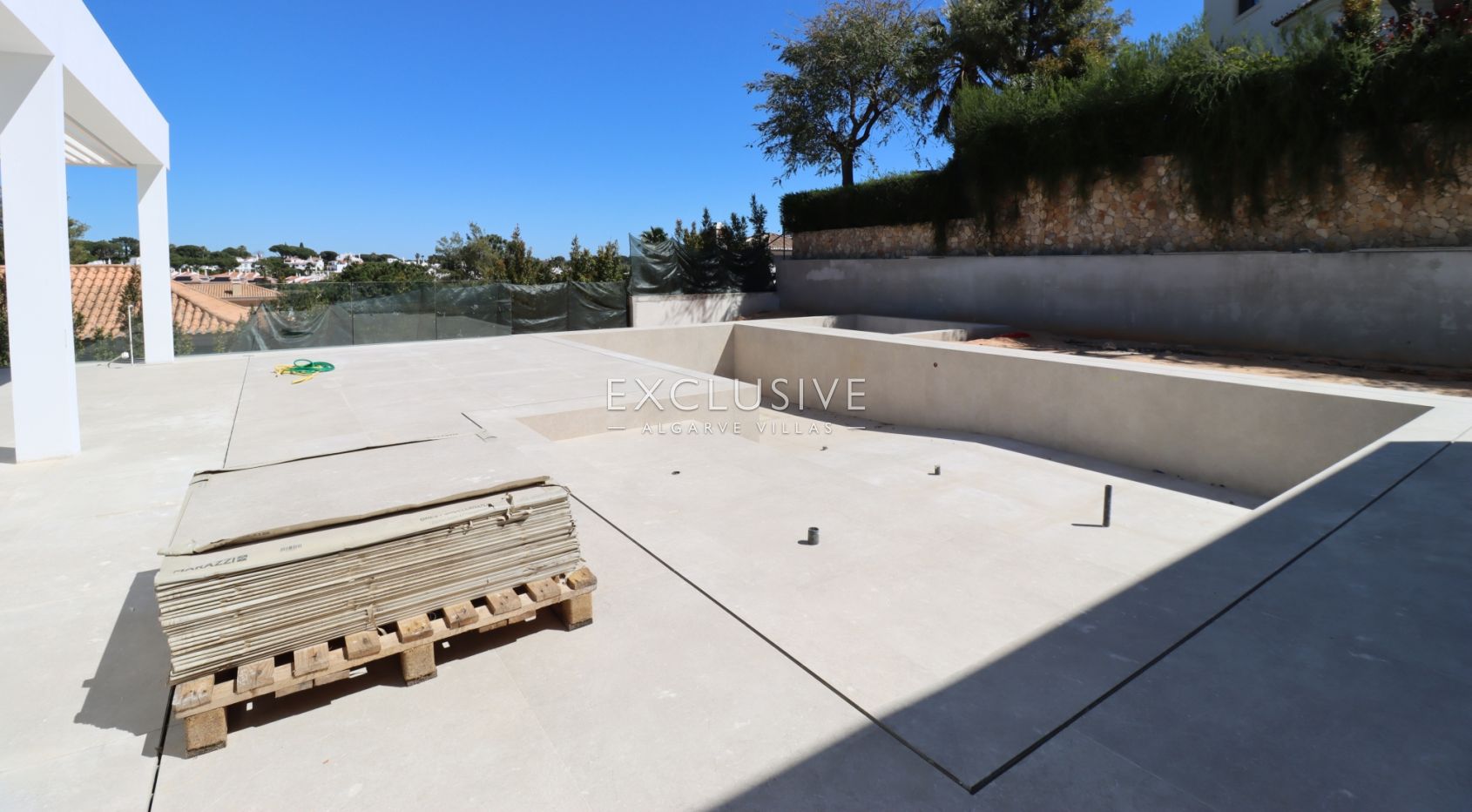 4+1 villa in Quinta do Lago, within walking distance to the beach, Algarve