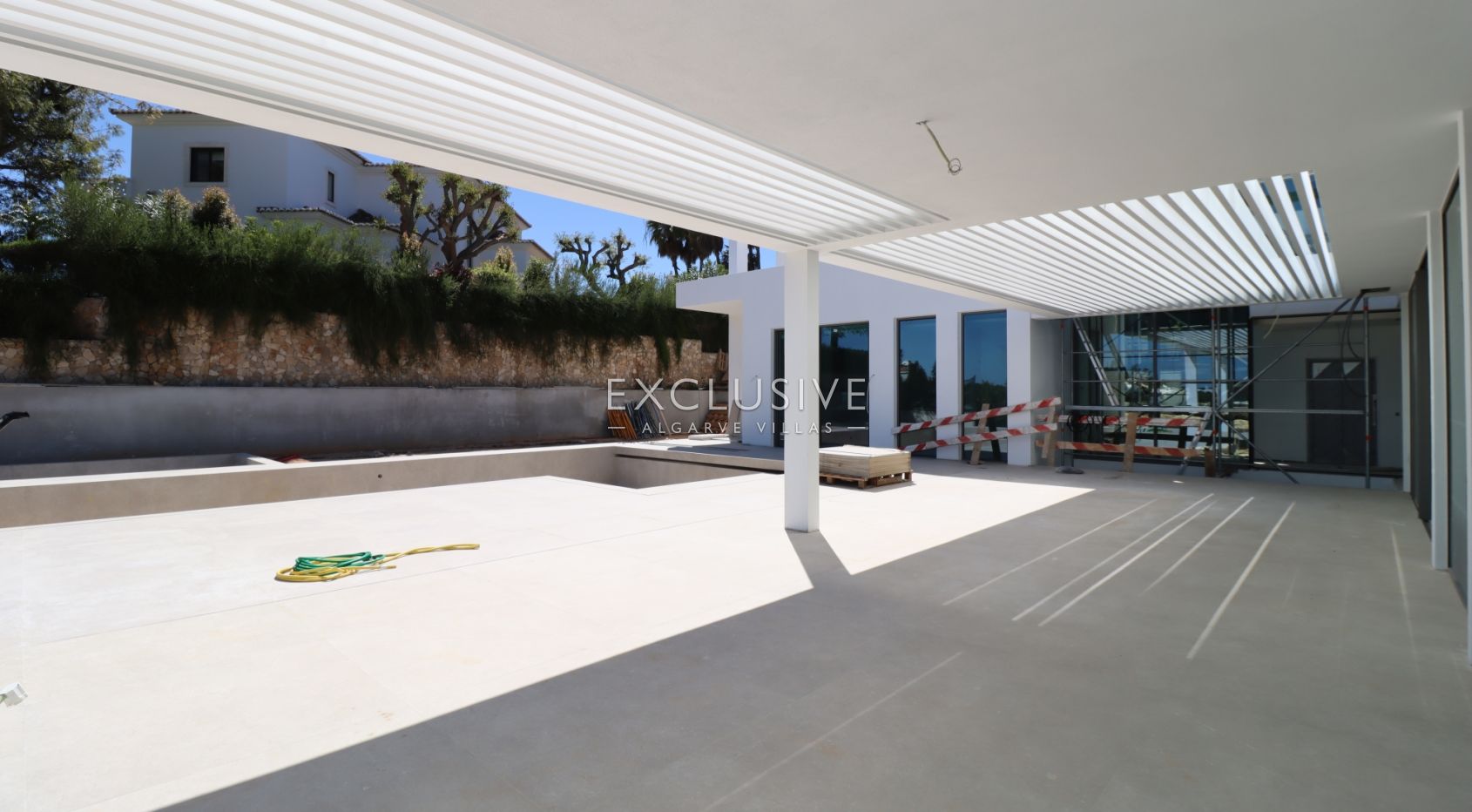 4+1 villa in Quinta do Lago, within walking distance to the beach, Algarve