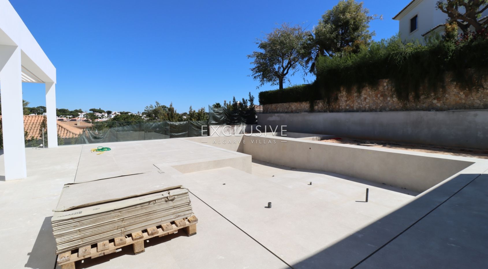 4+1 villa in Quinta do Lago, within walking distance to the beach, Algarve