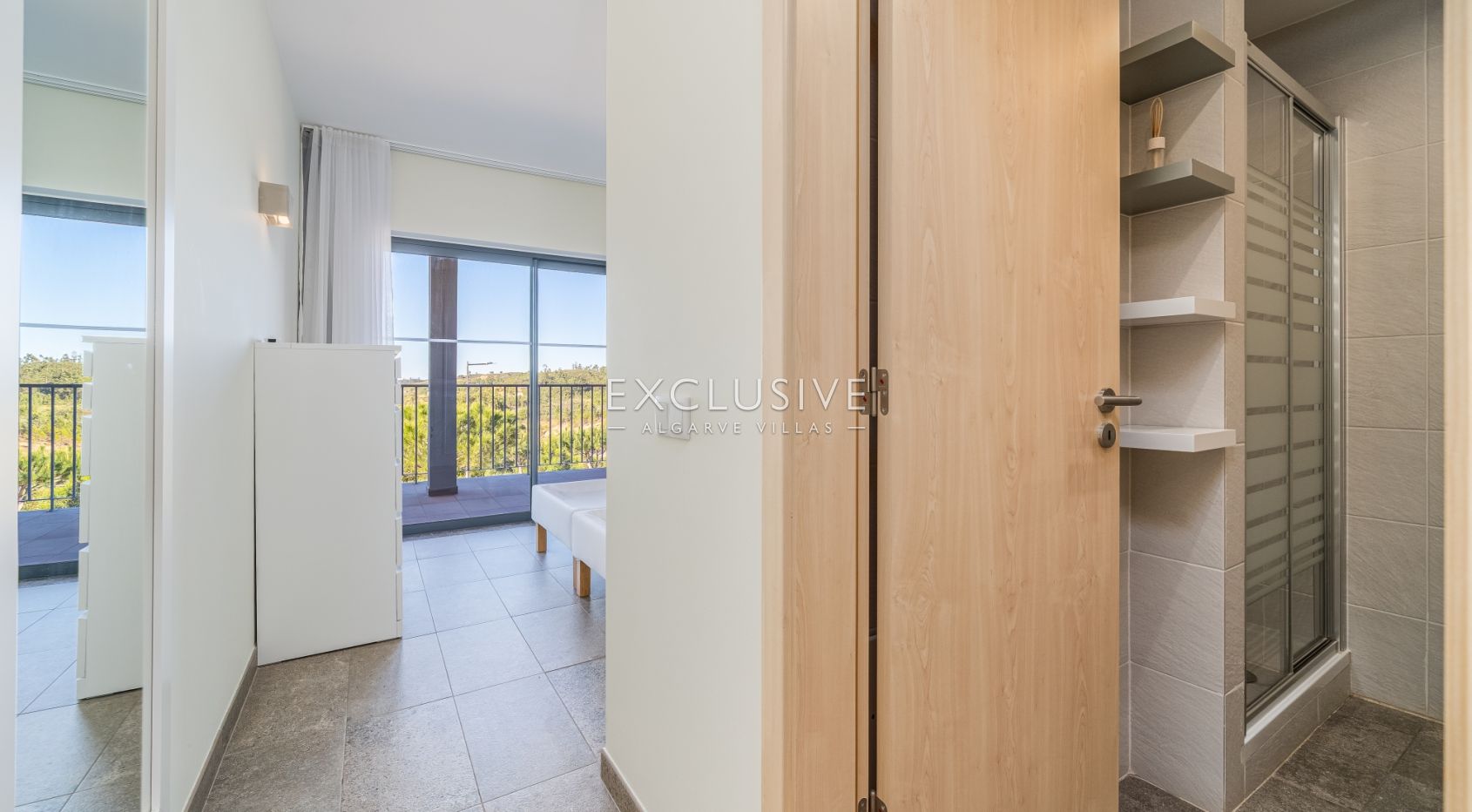 2 Bedroom Apartment with Parking and Pool in Portimão, Algarve