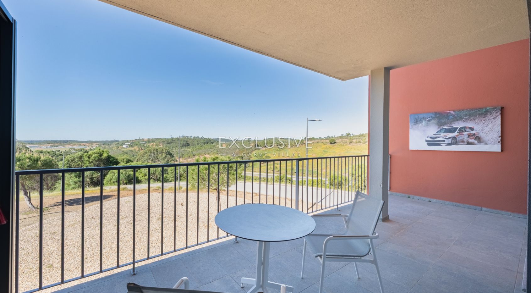 2 Bedroom Apartment with Parking and Pool in Portimão, Algarve