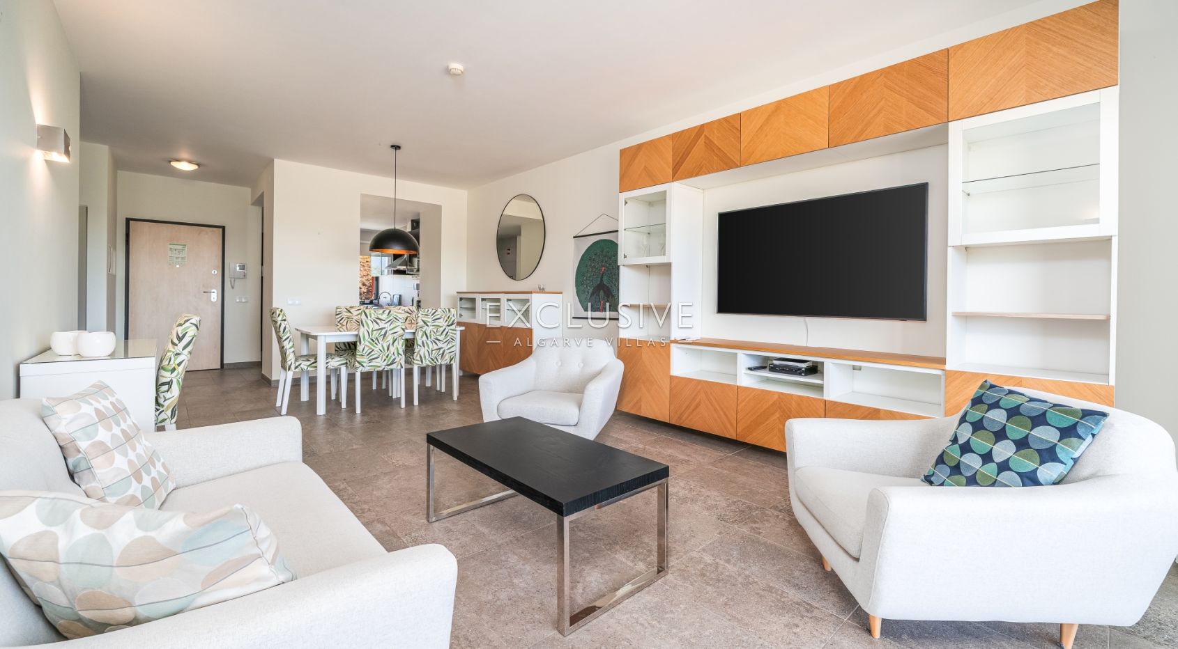 2 Bedroom Apartment with Parking and Pool in Portimão, Algarve