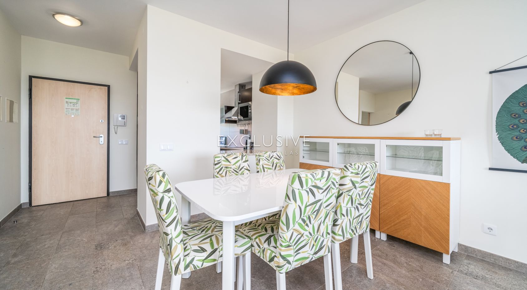 2 Bedroom Apartment with Parking and Pool in Portimão, Algarve