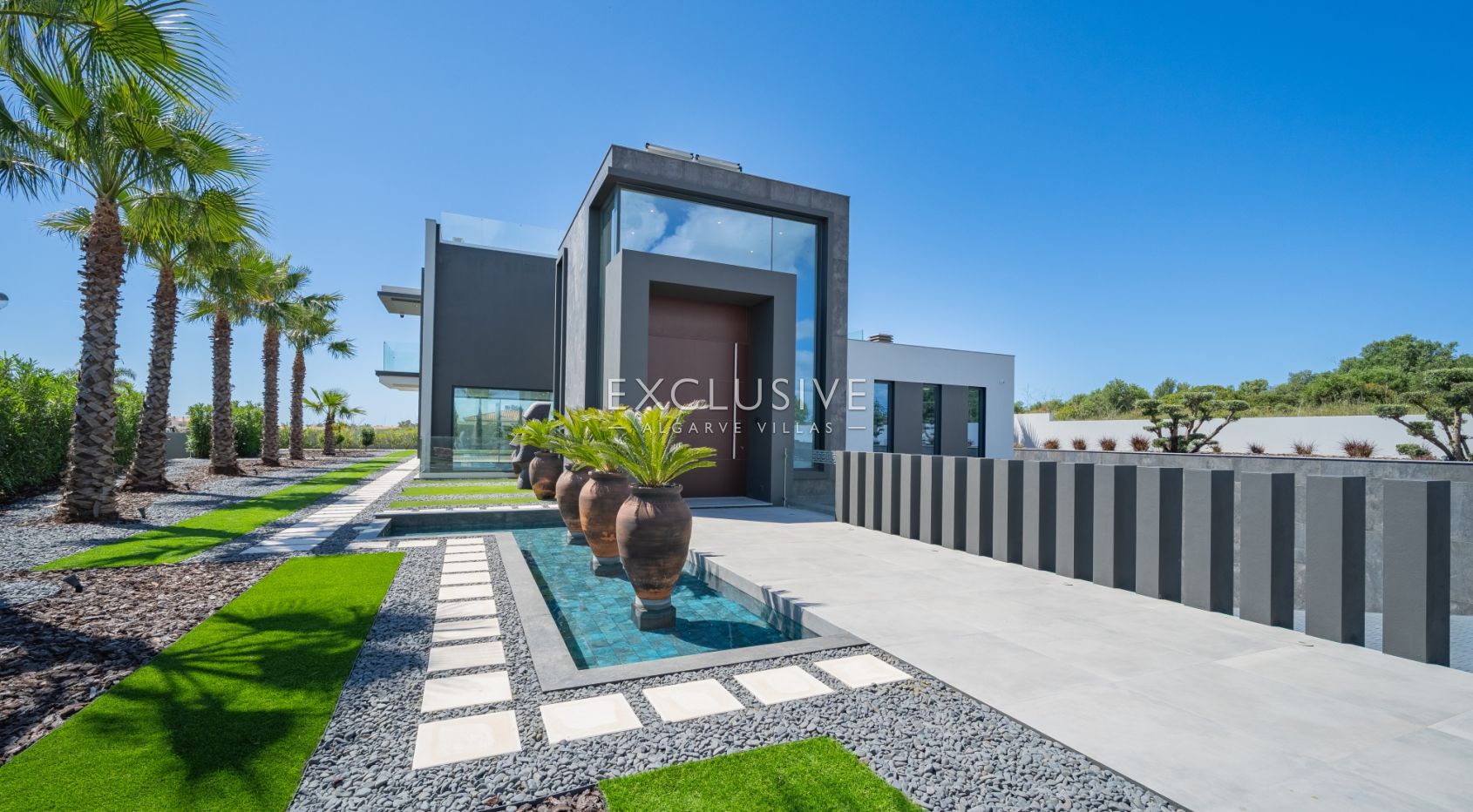 Modern Luxury Villa with Sea Views in Porto de Mós, Lagos