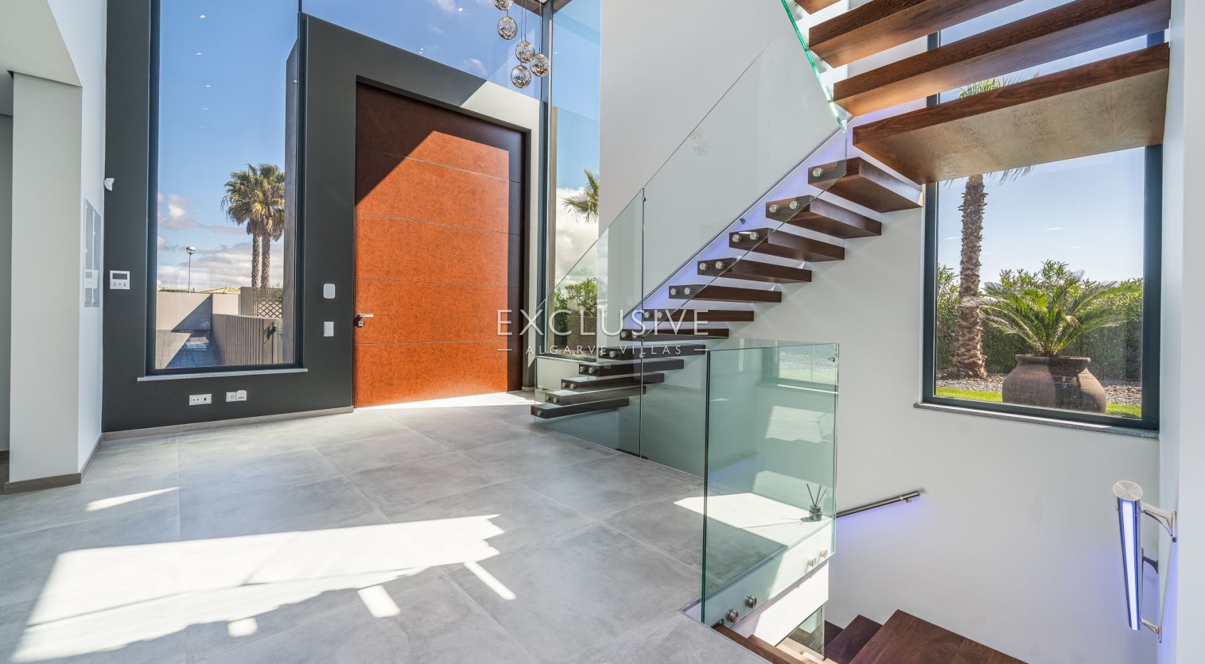 Modern Luxury Villa with Sea Views in Porto de Mós, Lagos