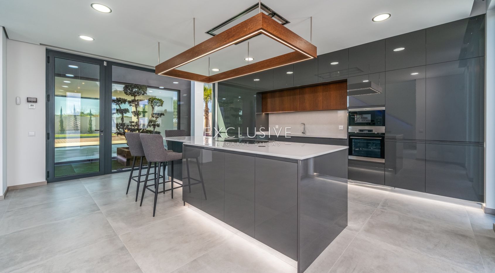 Modern Luxury Villa with Sea Views in Porto de Mós, Lagos
