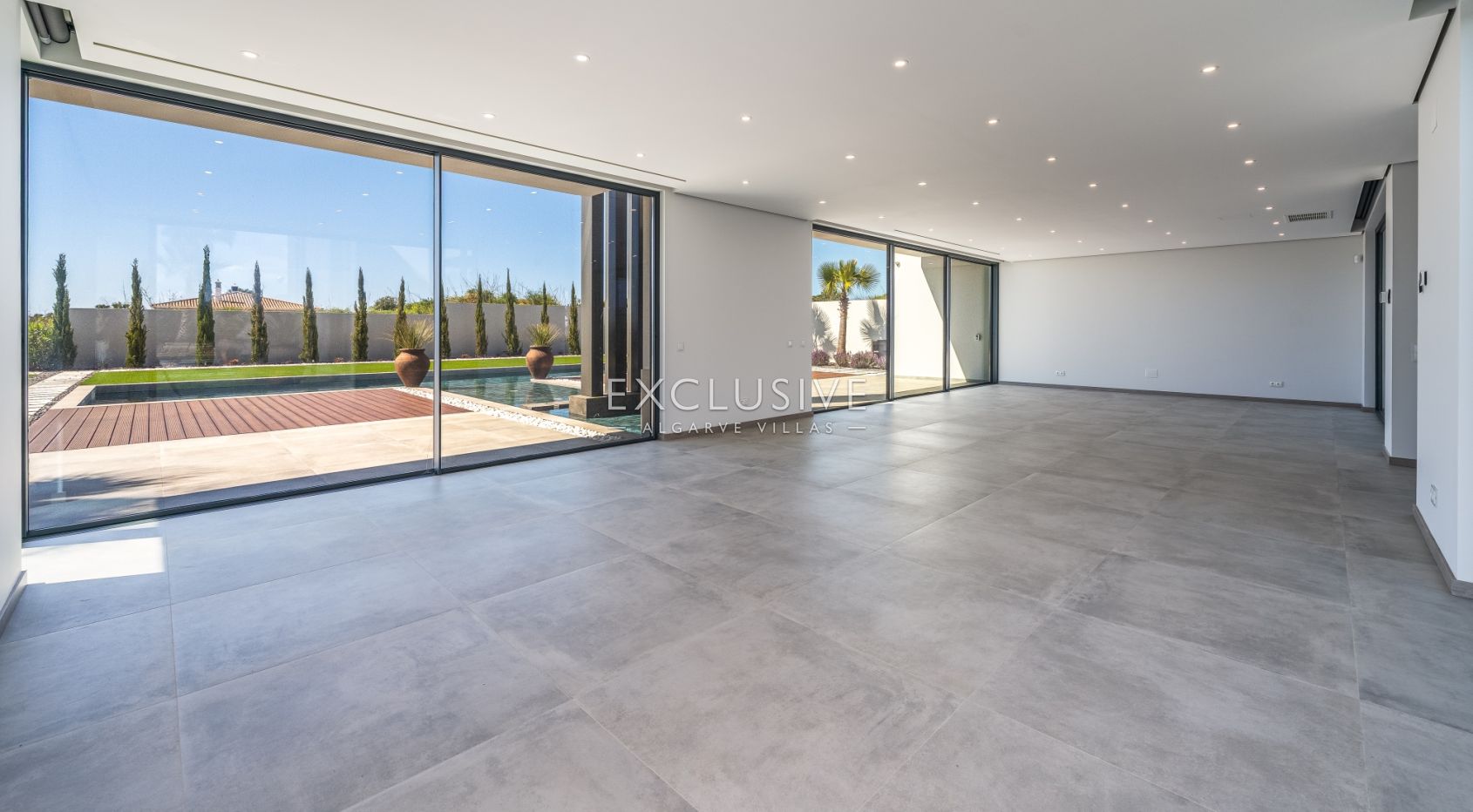 Modern Luxury Villa with Sea Views in Porto de Mós, Lagos