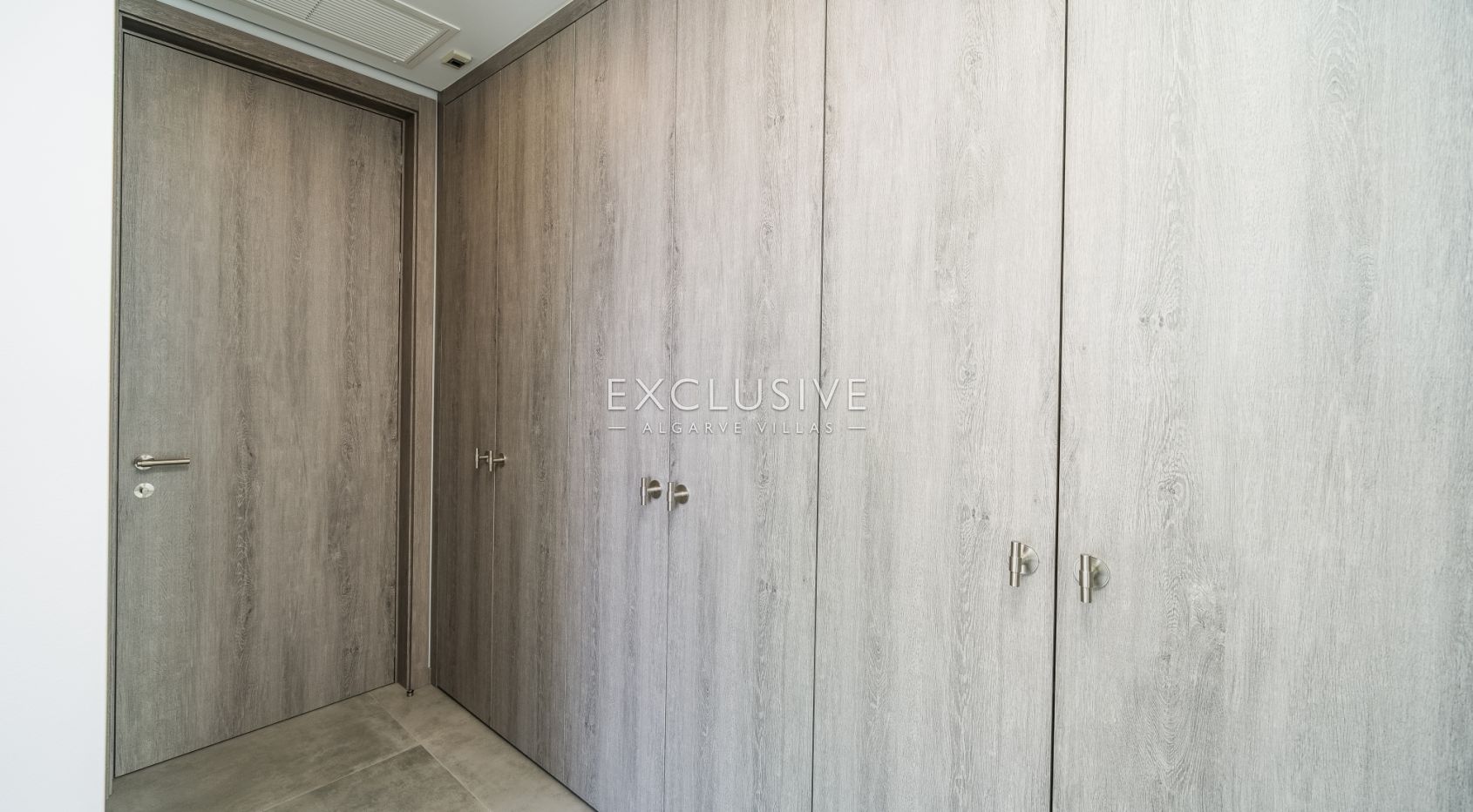 Modern Luxury Villa with Sea Views in Porto de Mós, Lagos