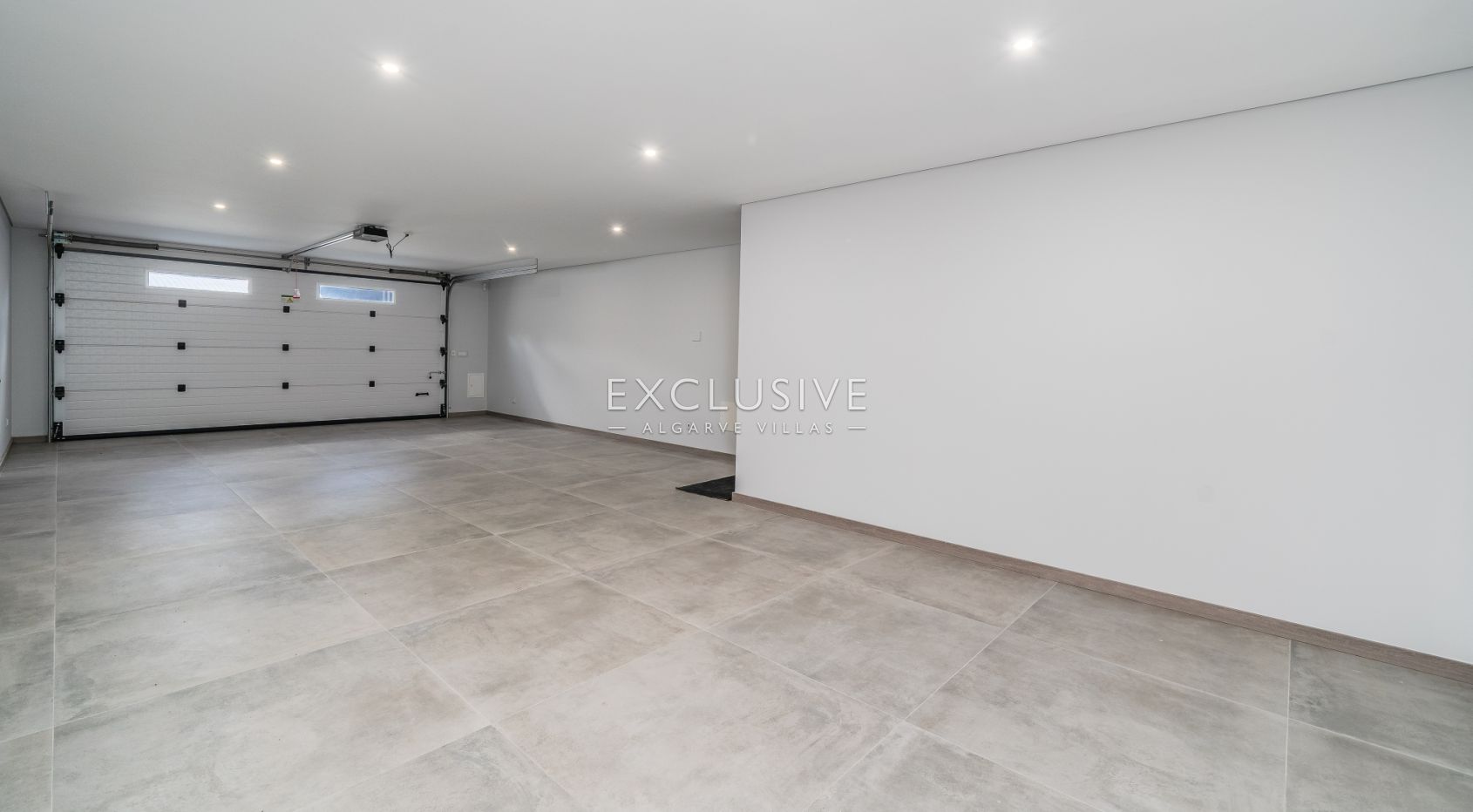 Modern Luxury Villa with Sea Views in Porto de Mós, Lagos