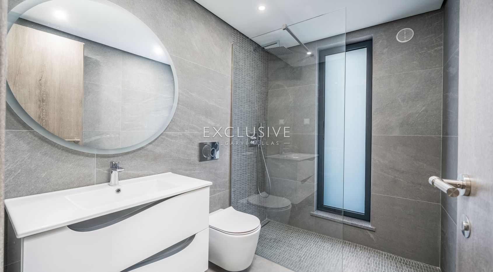 Modern Luxury Villa with Sea Views in Porto de Mós, Lagos