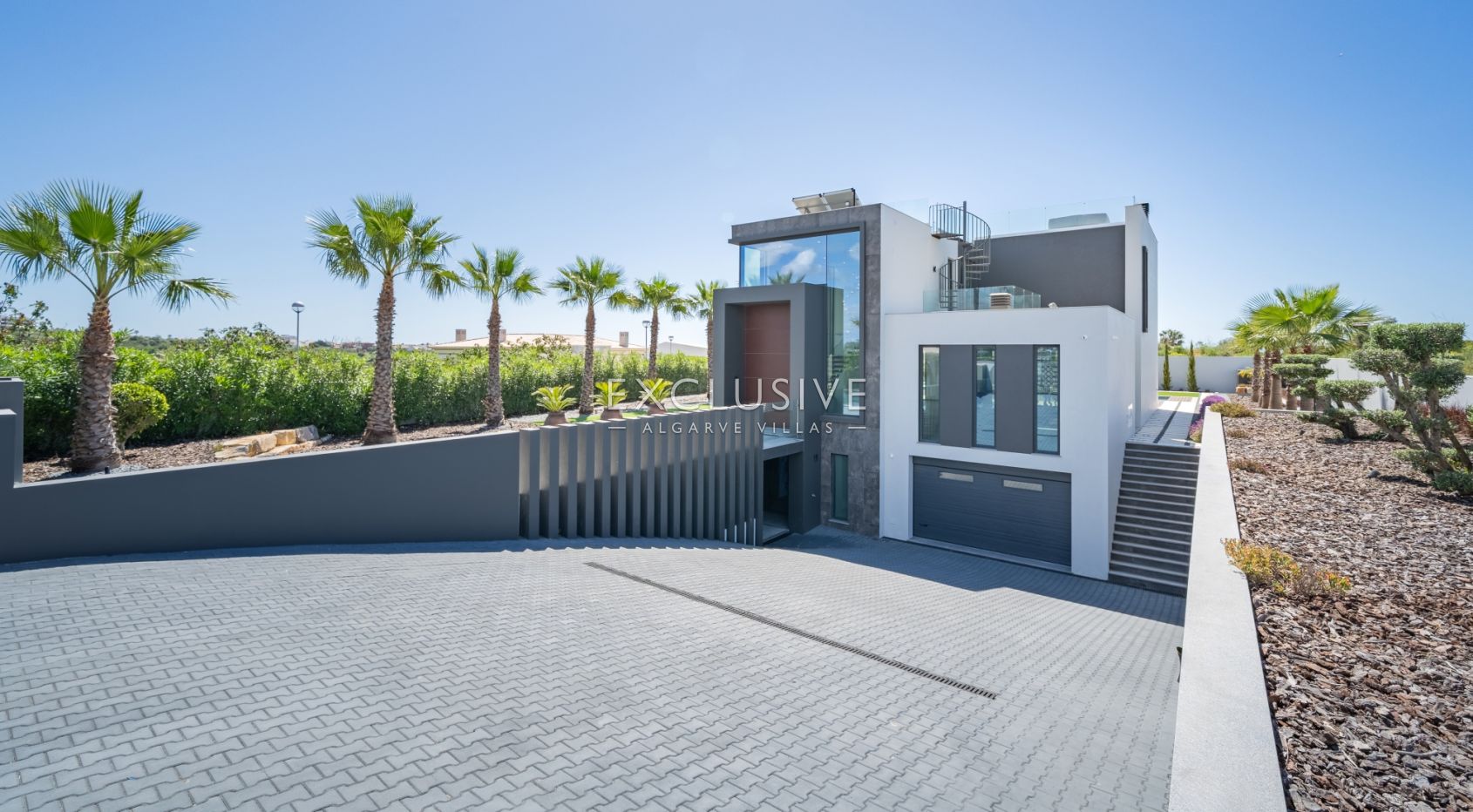 Modern Luxury Villa with Sea Views in Porto de Mós, Lagos